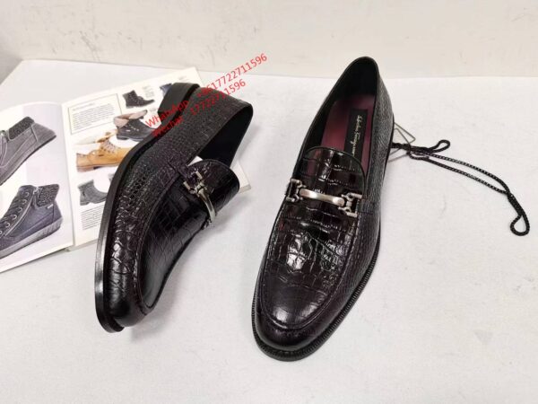 Ferragamo-Tiger skin texture in dark color-231211