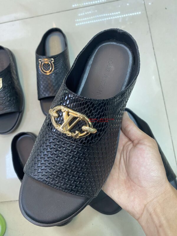 Lv-Slippers